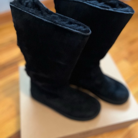 Ugg boots - Picture 2 of 4